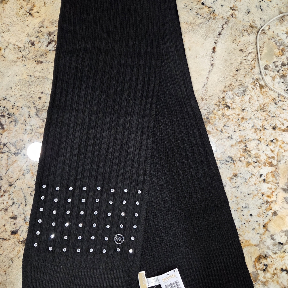 NWT Michael Kors Ribbed Knit Scarf with Silver Tone Logo & Embellishments